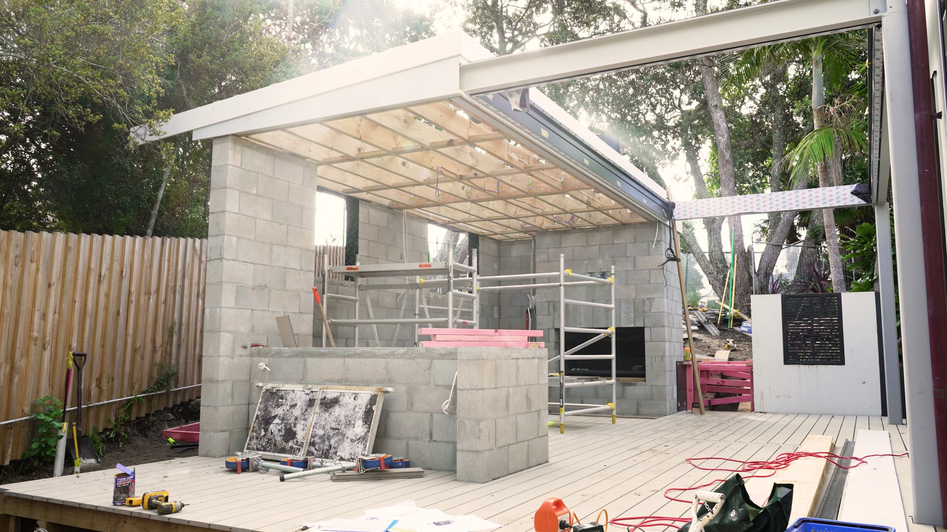 Block wall construction
